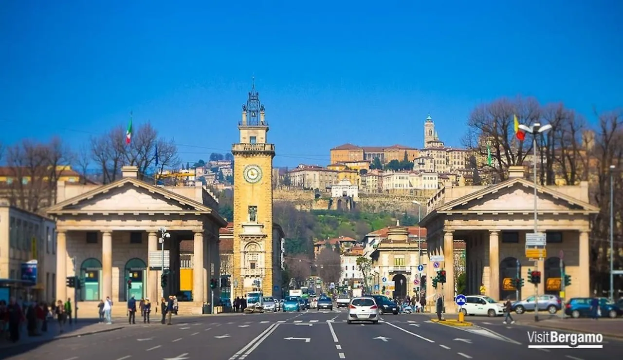 T21 Holiday Apartment Bergamo Italy